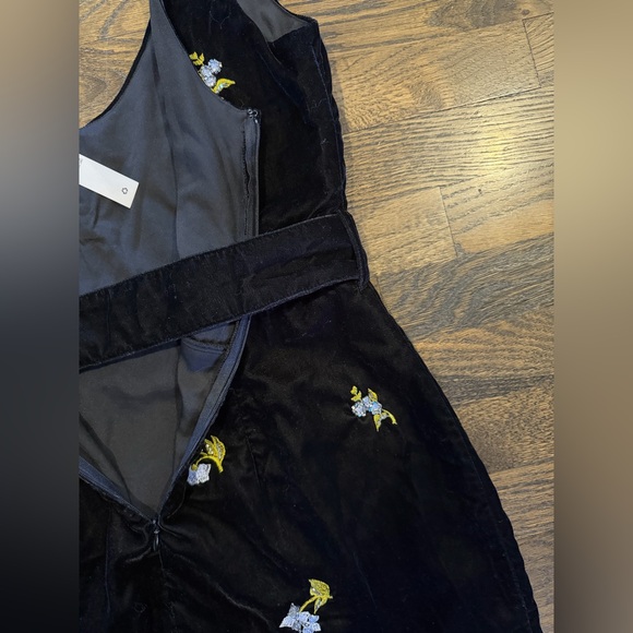 ASOS DESIGN Velvet Floral Embroidered Mini Dress Size 8 Beaded Belted Party - Picture 9 of 10